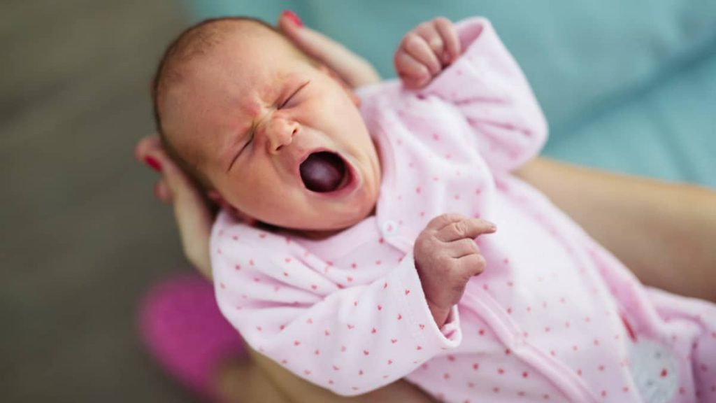 بی خوابی نوزاد به دلیل خستگی بیش از حد