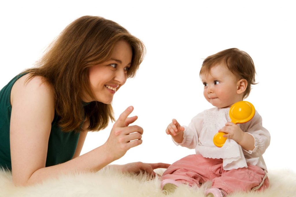 حرف زدن مادر با کودک هفته چهارم دوازده ماهگی کودک