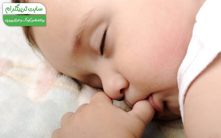 تاثیر مکیدن دست برای نوزاد 