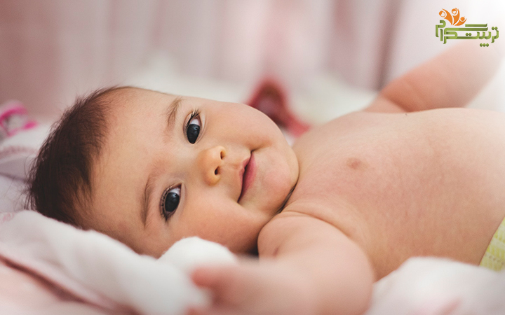 اولین خنده نوزاد در پنج ماهگی